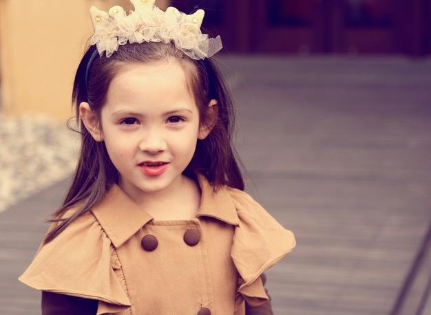 姓张女孩五行缺木起名字