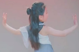 姓李女孩五行缺木起名字