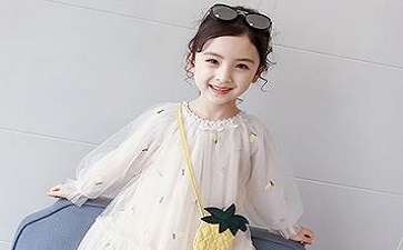 姓杨女孩五行缺水起名字
