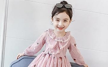 姓杨女孩五行缺火起名字